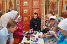 Молебен пред иконой Пресвятой Богородицы «Всецарица», пятилетие храма, расположенного на территории онкологического центра. 31 августа 2011