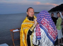Крещение Сатоми Мидзогути в Японском море.  Межепархиальный молодежный слет «Андреевский городок».