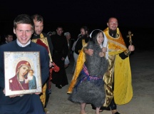 Крещение Сатоми Мидзогути в Японском море.  Межепархиальный молодежный слет «Андреевский городок».