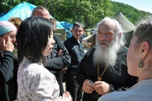 Крещение Сатоми Мидзогути в Японском море.  Межепархиальный молодежный слет «Андреевский городок».